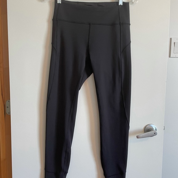 Lululemon In Movement Leggings 28’’ size 8 - Picture 5 of 9